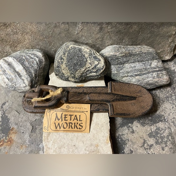 Cast Iron Shovel Door Knocker & Pull Handle - Picture 1 of 12